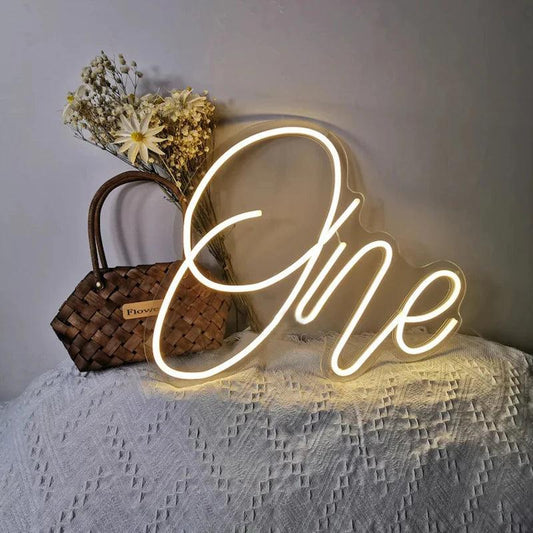 One Yazısı Neon Dekor - Neonbir