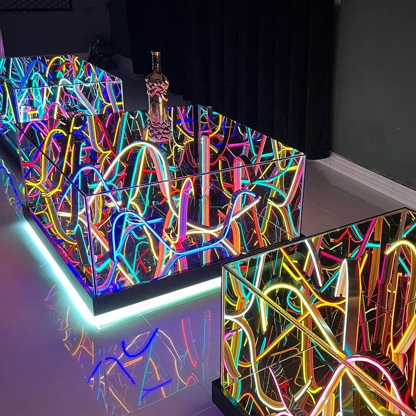 Neon Sehpa