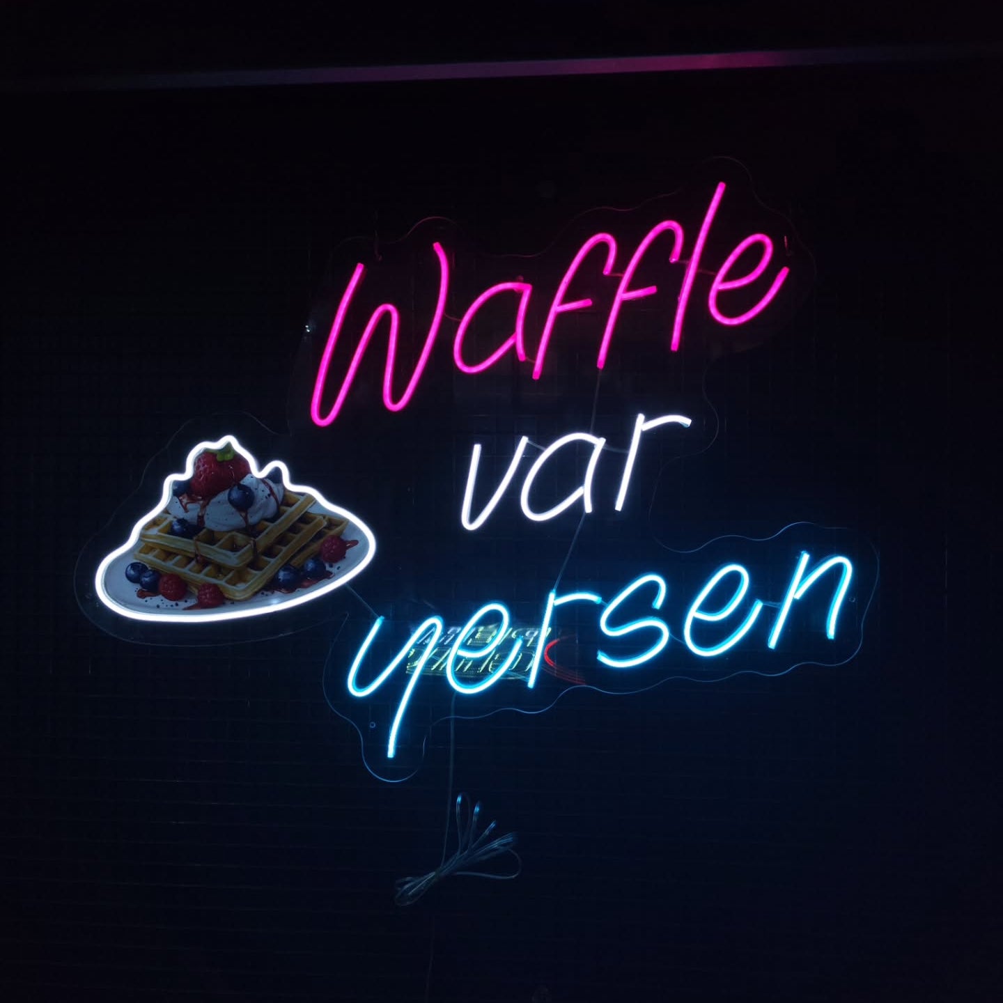 Waffle Var Yersen Neon Tabela