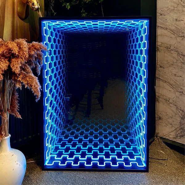 Dalgalı Mavi Sonsuzluk Aynası