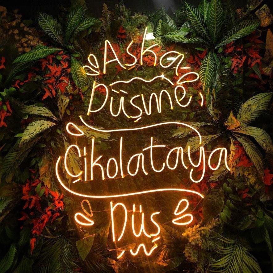 Aşka Düşme Çikolataya Düş - Neon Tabela - Neonbir