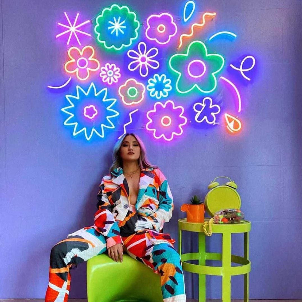Flower Power by Emily Eldridge - Neon Tabela - Neonbir