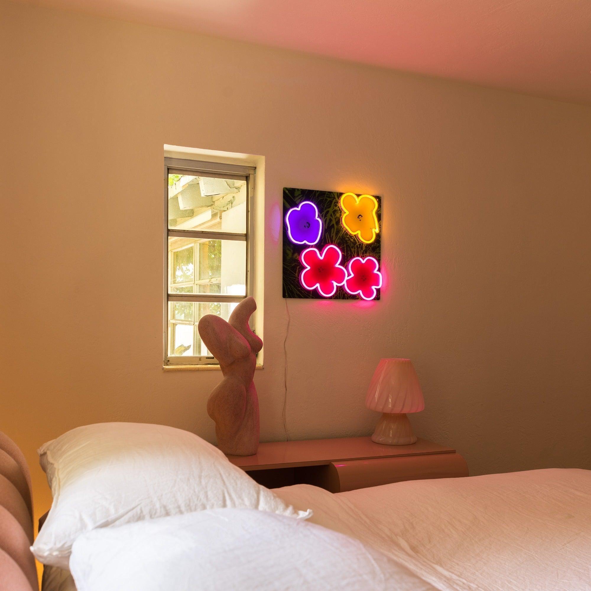 Flowers by Andy Warhol - Neon Tabela - Neonbir