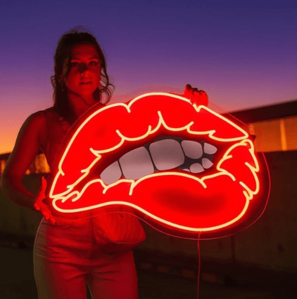Dudak Baskılı Neon Tabela