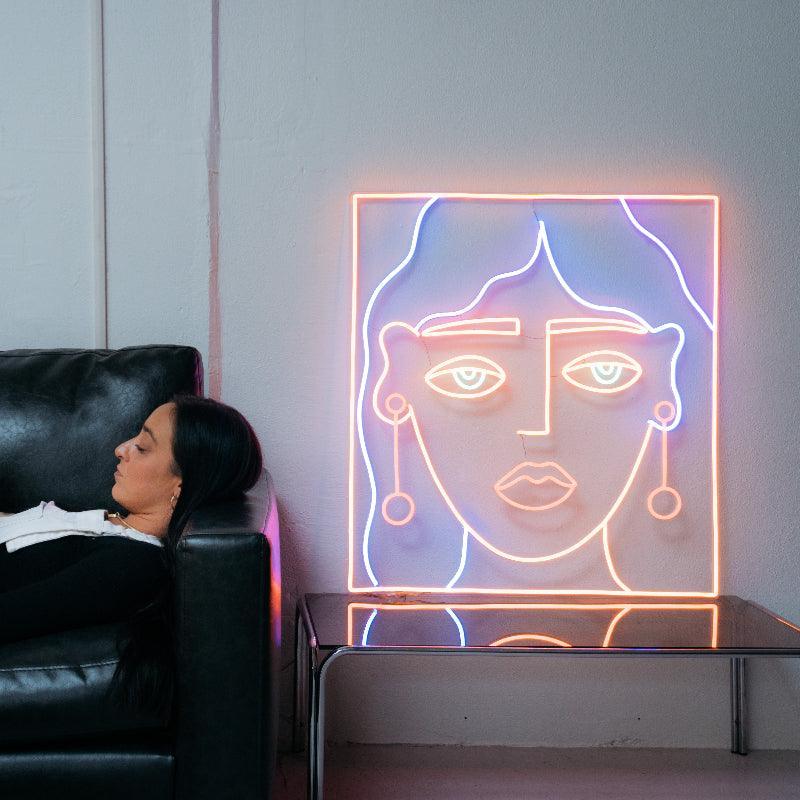 La Lumineuse by Lea Augereau - Neonbir