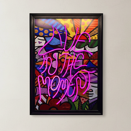 LIVE IN THE MOMENT Canvas Art Tablo