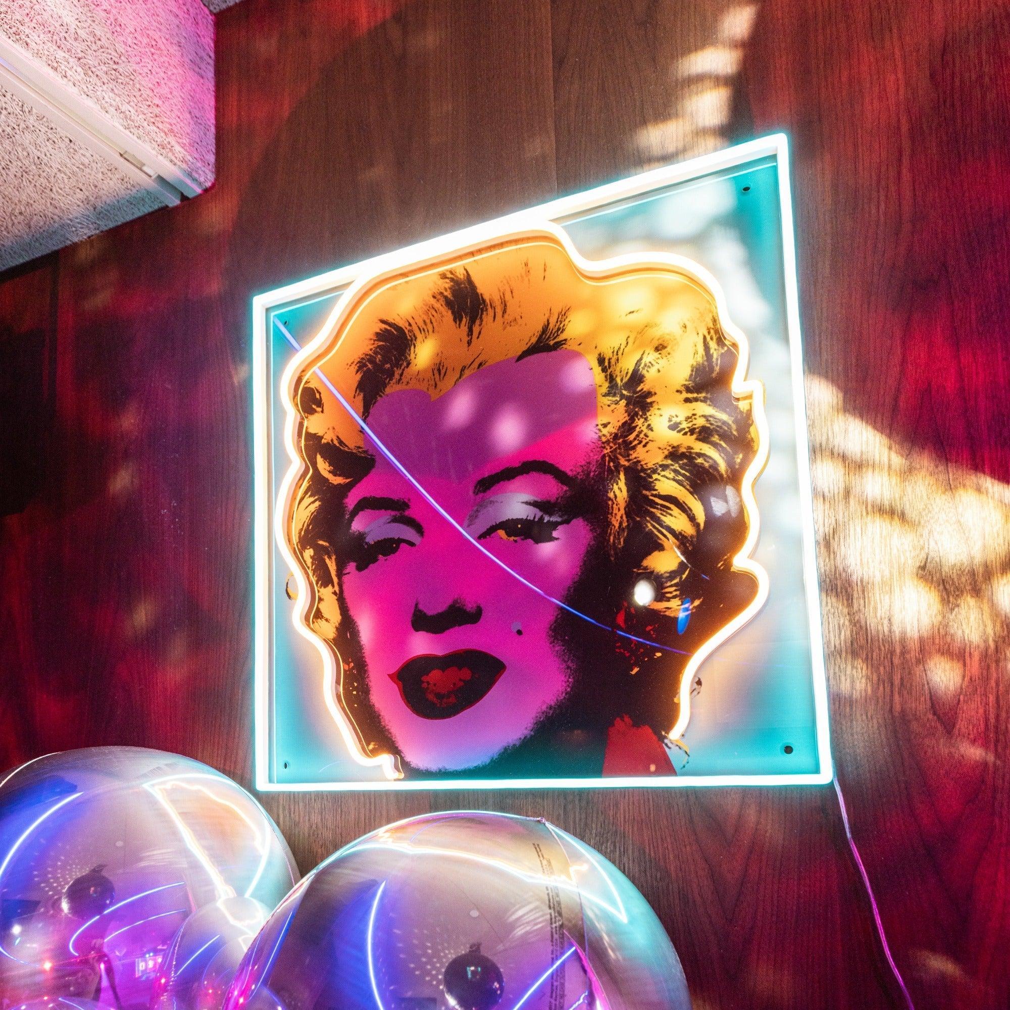 Marilyn Monroe Large by Andy Warhol - Neon Tabela - Neonbir