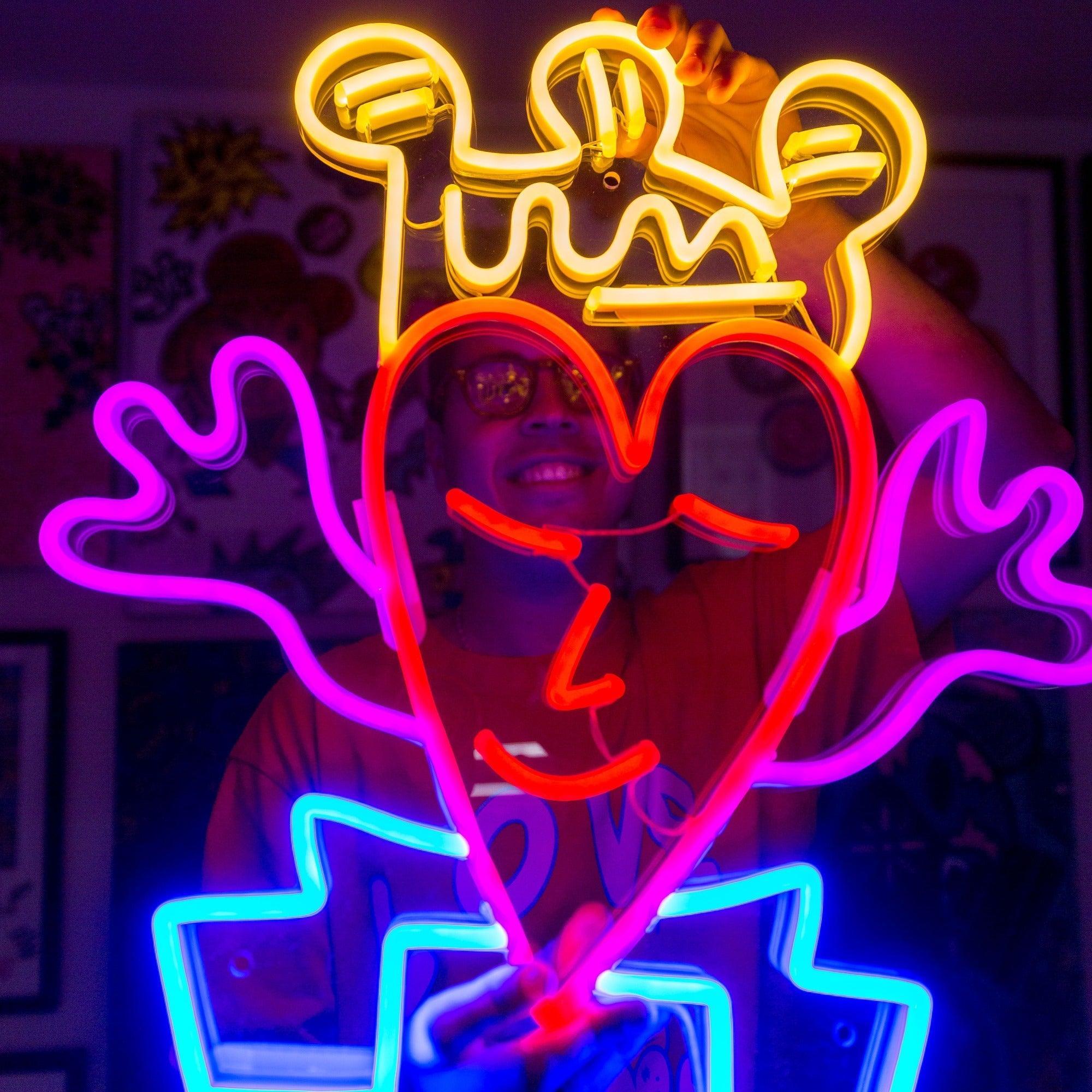 Mrs. Heartbreak by Vic Garcia - Neon Tabela - Neonbir