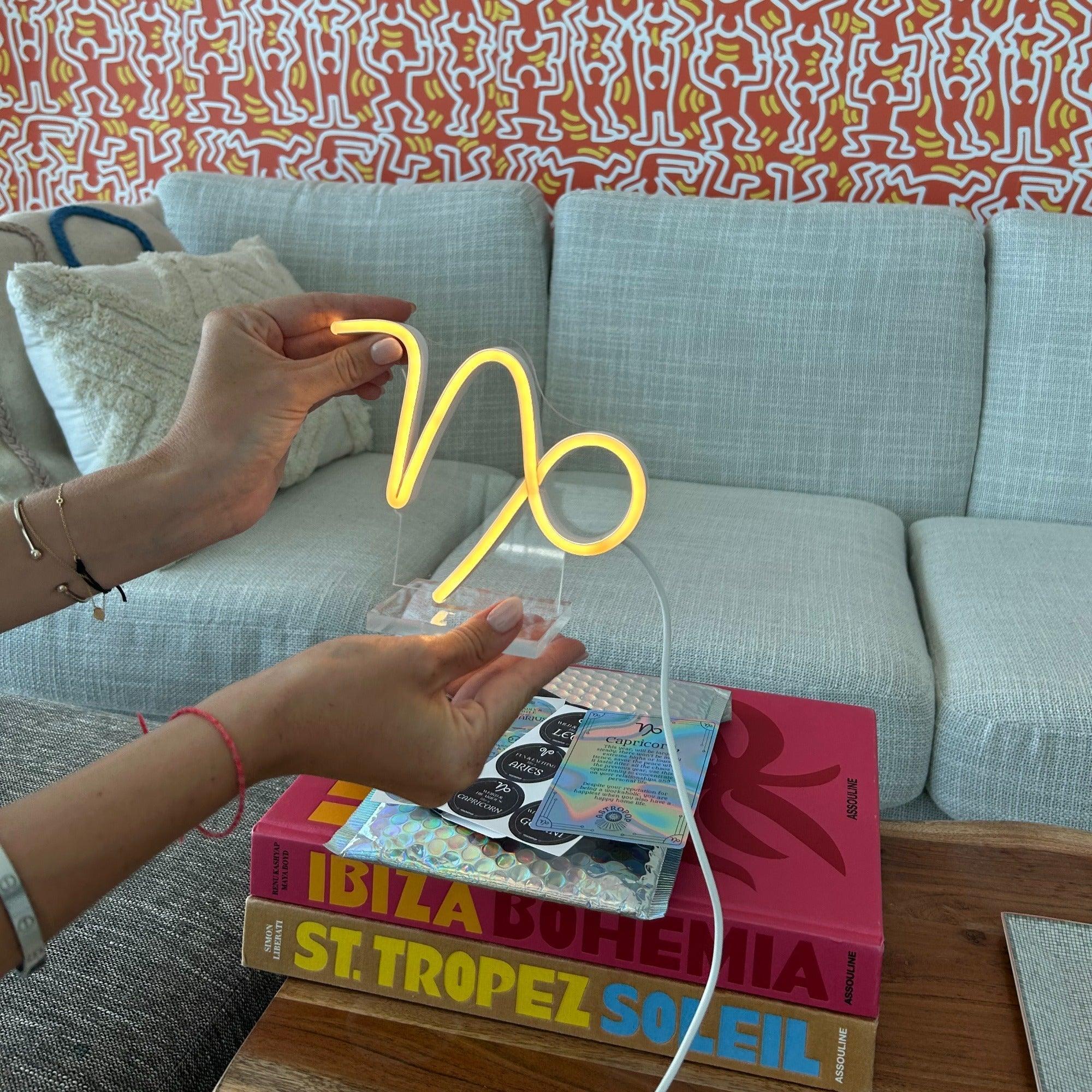 Oğlak Burcu - Neonbir