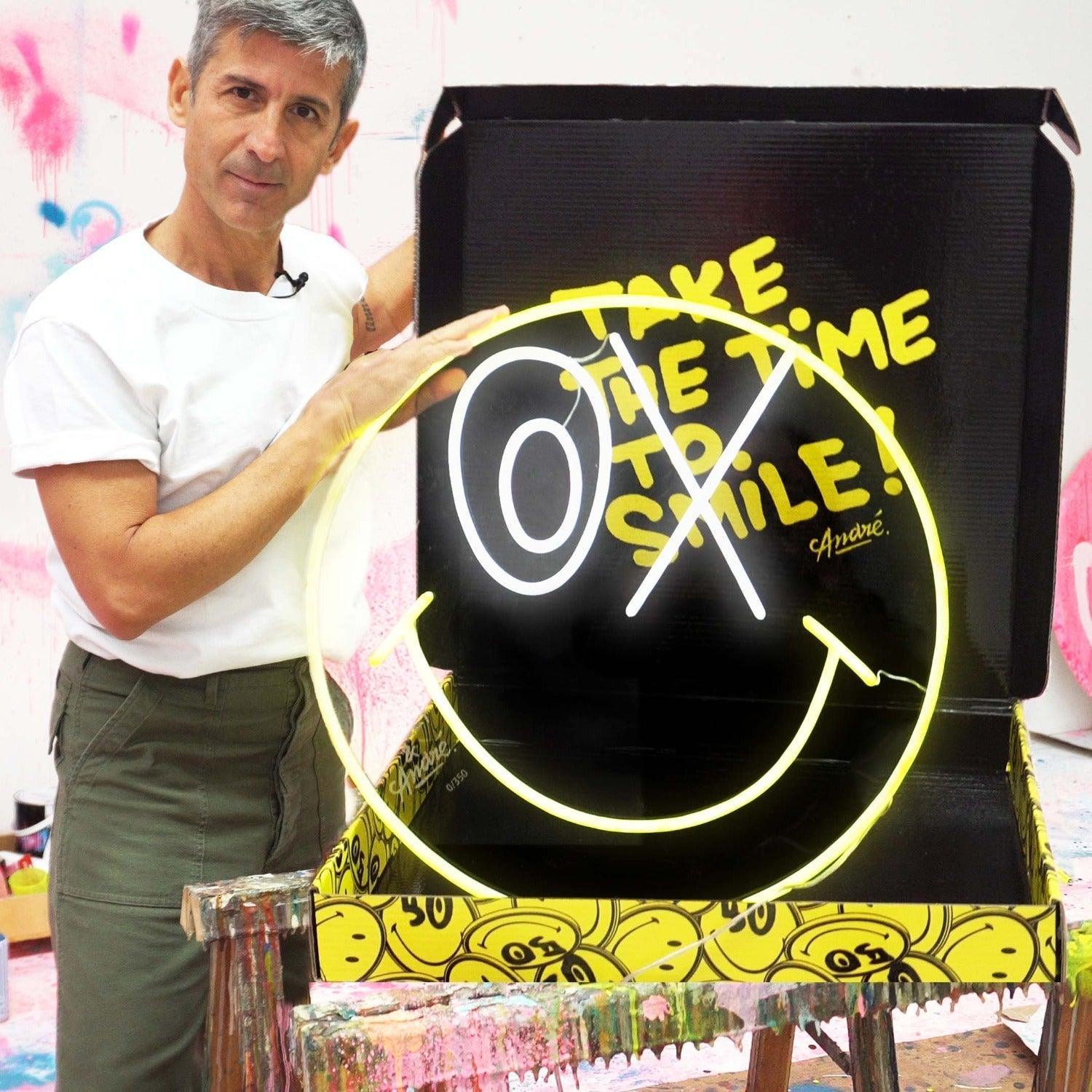 Smiley 50th Anniversary by André Saraiva, Neon Tabela - Neonbir