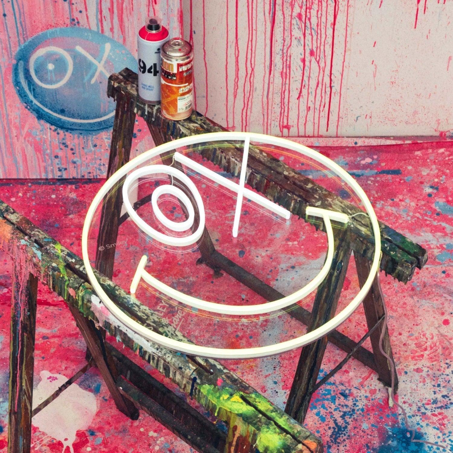 Smiley 50th Anniversary by André Saraiva, Neon Tabela - Neonbir