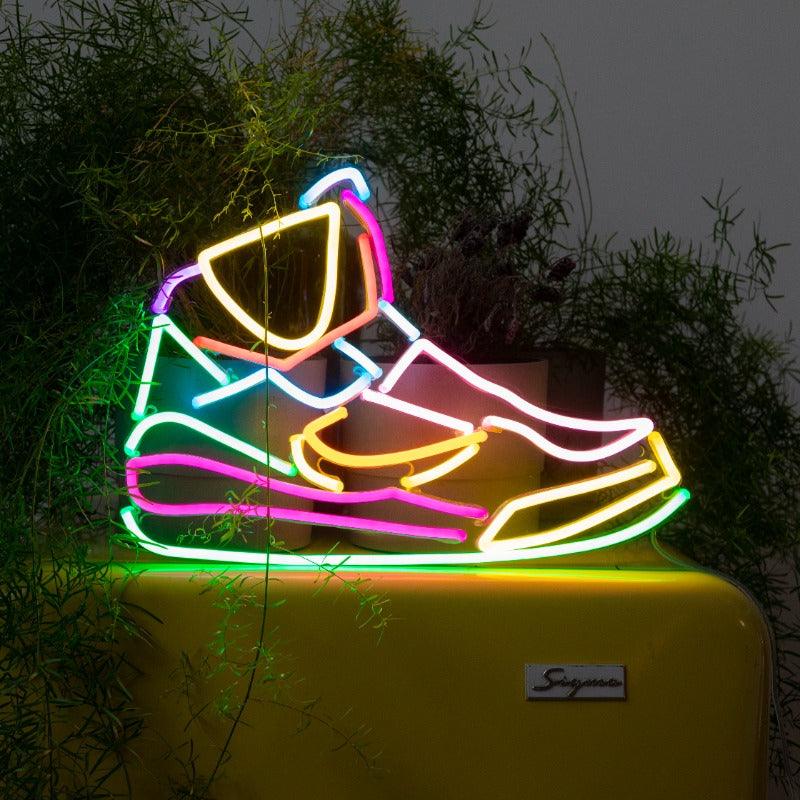 Sneaker by Yoni Alter, Neon Tabela - Neonbir