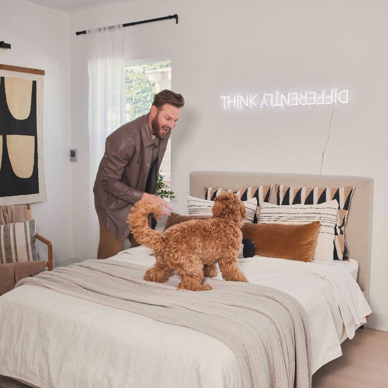 Think Differently by Bobby Berk, Neon Tabela - Neonbir