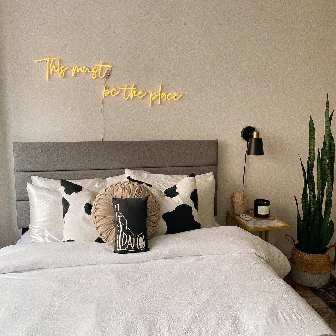 This must be the place - Neon Tabela - Neonbir