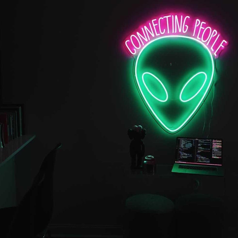 Connecting People by Kelly Dabbah, Neon Tabela - Neonbir