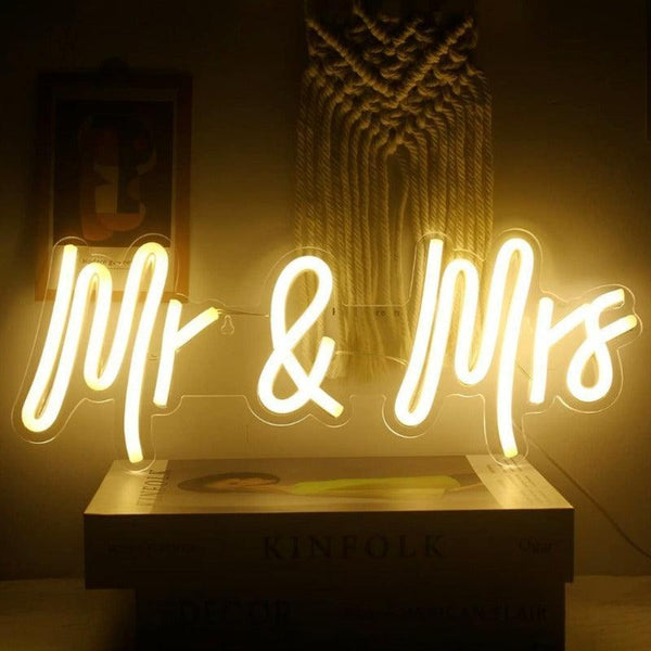 Mr & Mrs Yazısı